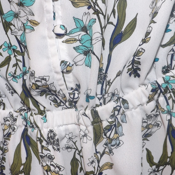 Cute blouse - Picture 3 of 5